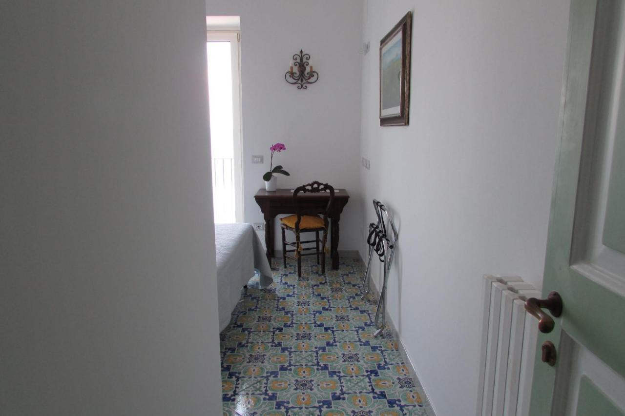 Hotel Domus Claudia à Atrani Extérieur photo