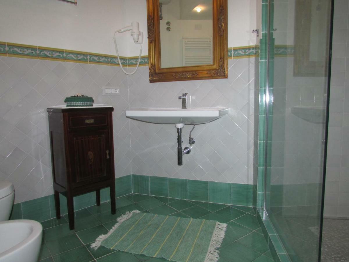 Hotel Domus Claudia à Atrani Extérieur photo